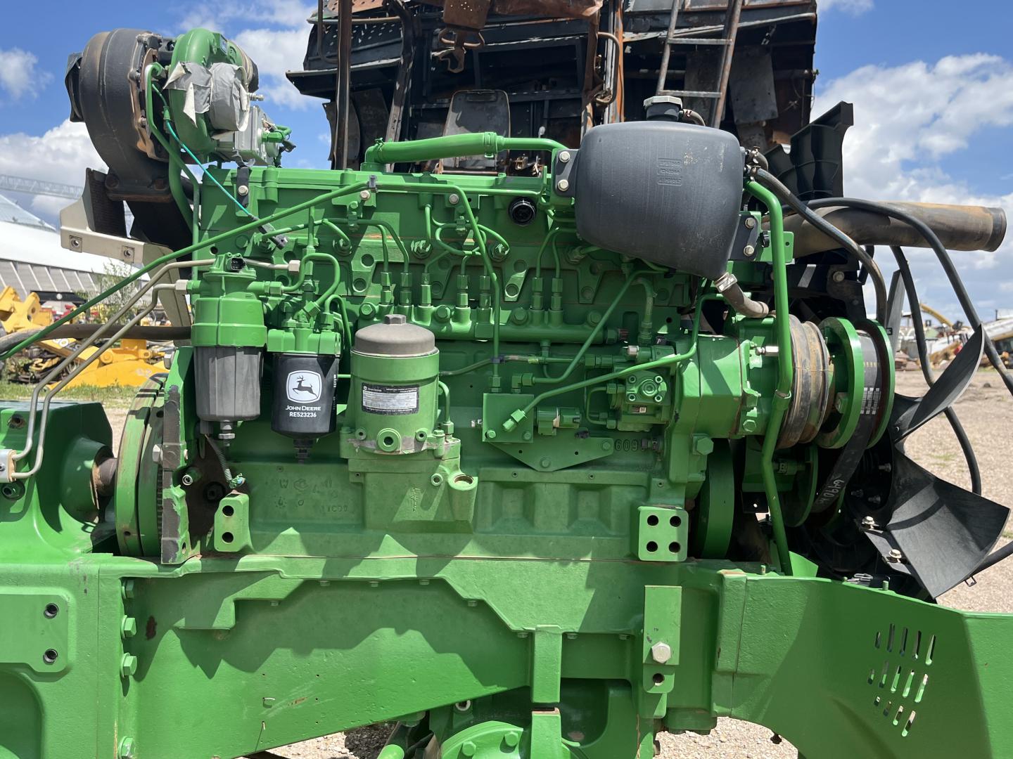 ./imagenes/INVOICE/2019/17825/TRACTOR JOHN DEERE 8225R (27).JPG